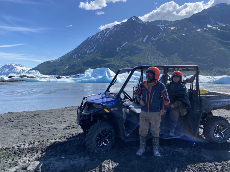 Trip on 6-seater UTV to the lake with icebergs.